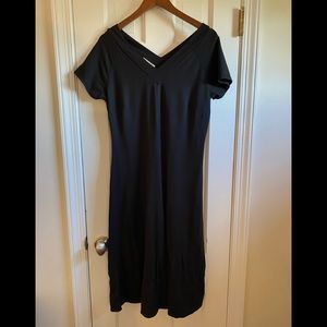 Talbots. Women’s Petite Medium dress. Black. V-Neck front & back. Short sleeve.